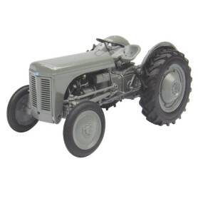Tracteur miniature UNIVERSAL HOBBIES UH4189